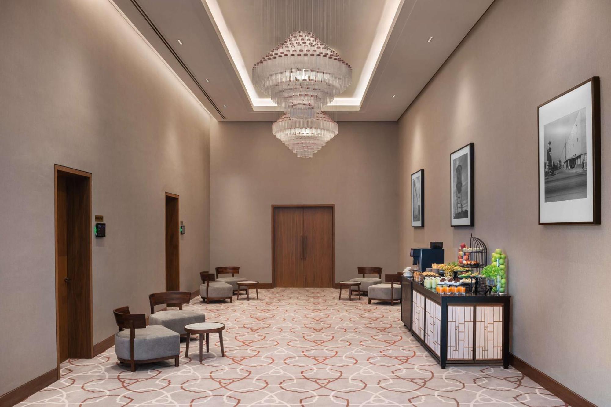 The Wb Abu Dhabi, Curio Collection By Hilton Hotel ภายนอก รูปภาพ